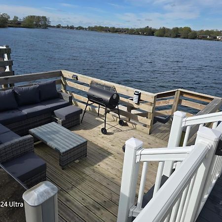 Lakeside Holiday Home With Hot Tub タターズホール エクステリア 写真