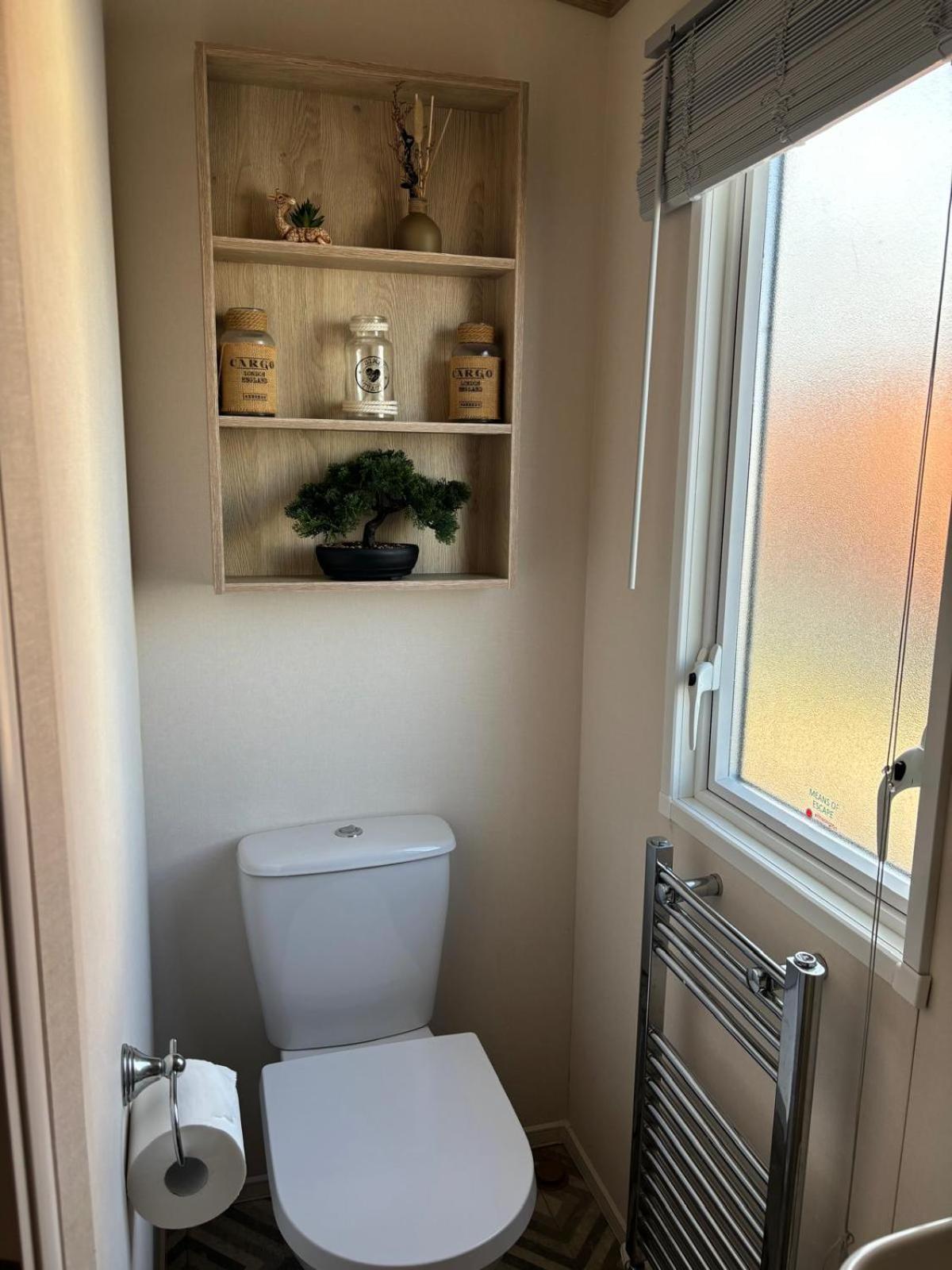 Lakeside Holiday Home With Hot Tub タターズホール エクステリア 写真