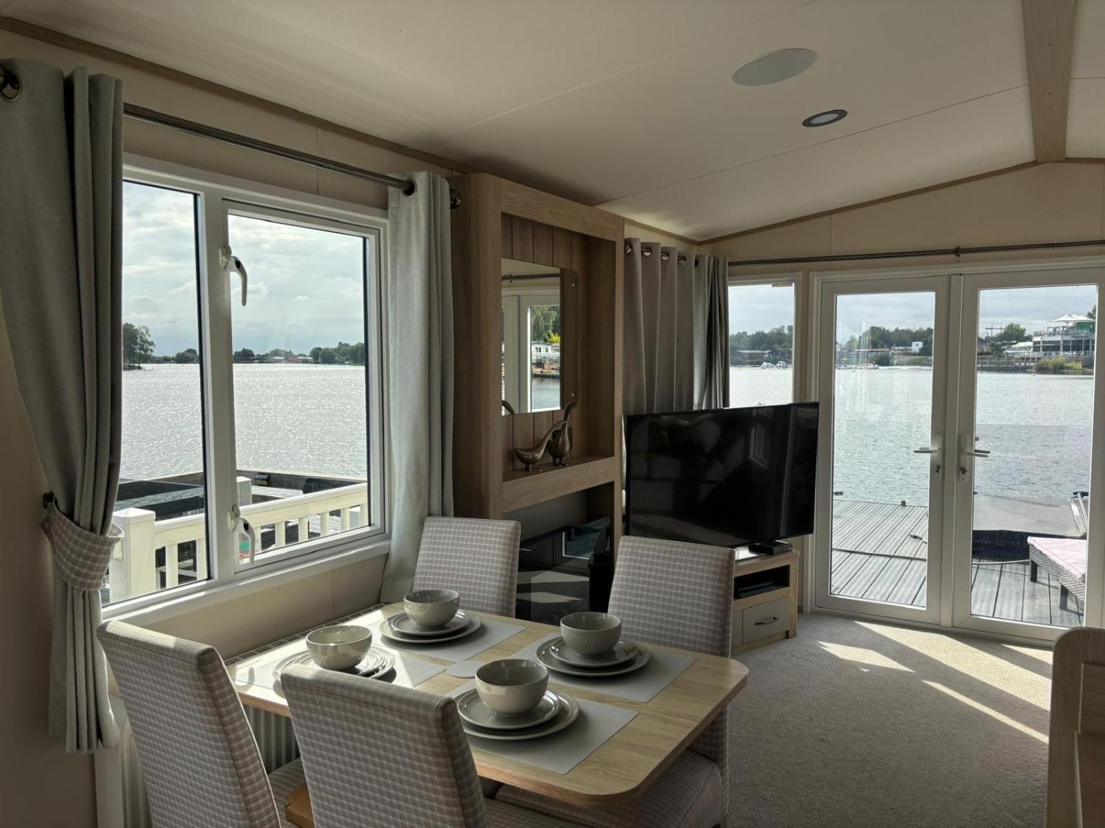 Lakeside Holiday Home With Hot Tub タターズホール エクステリア 写真