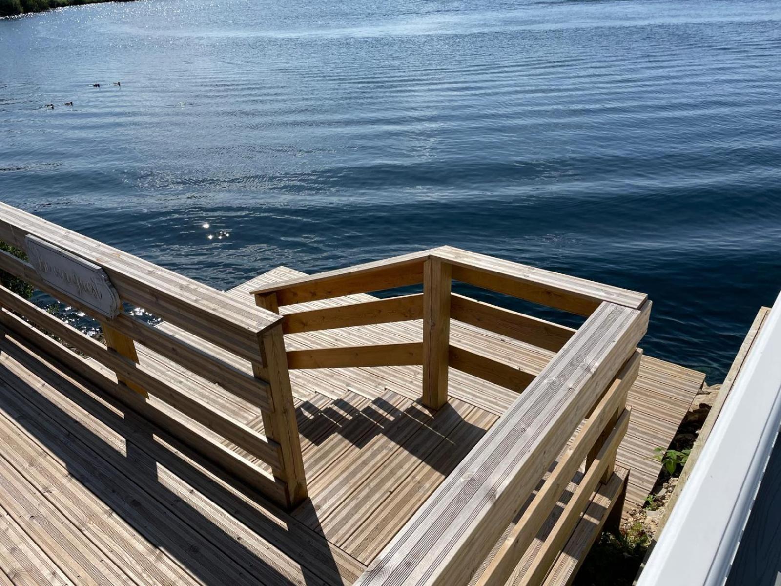 Lakeside Holiday Home With Hot Tub タターズホール エクステリア 写真