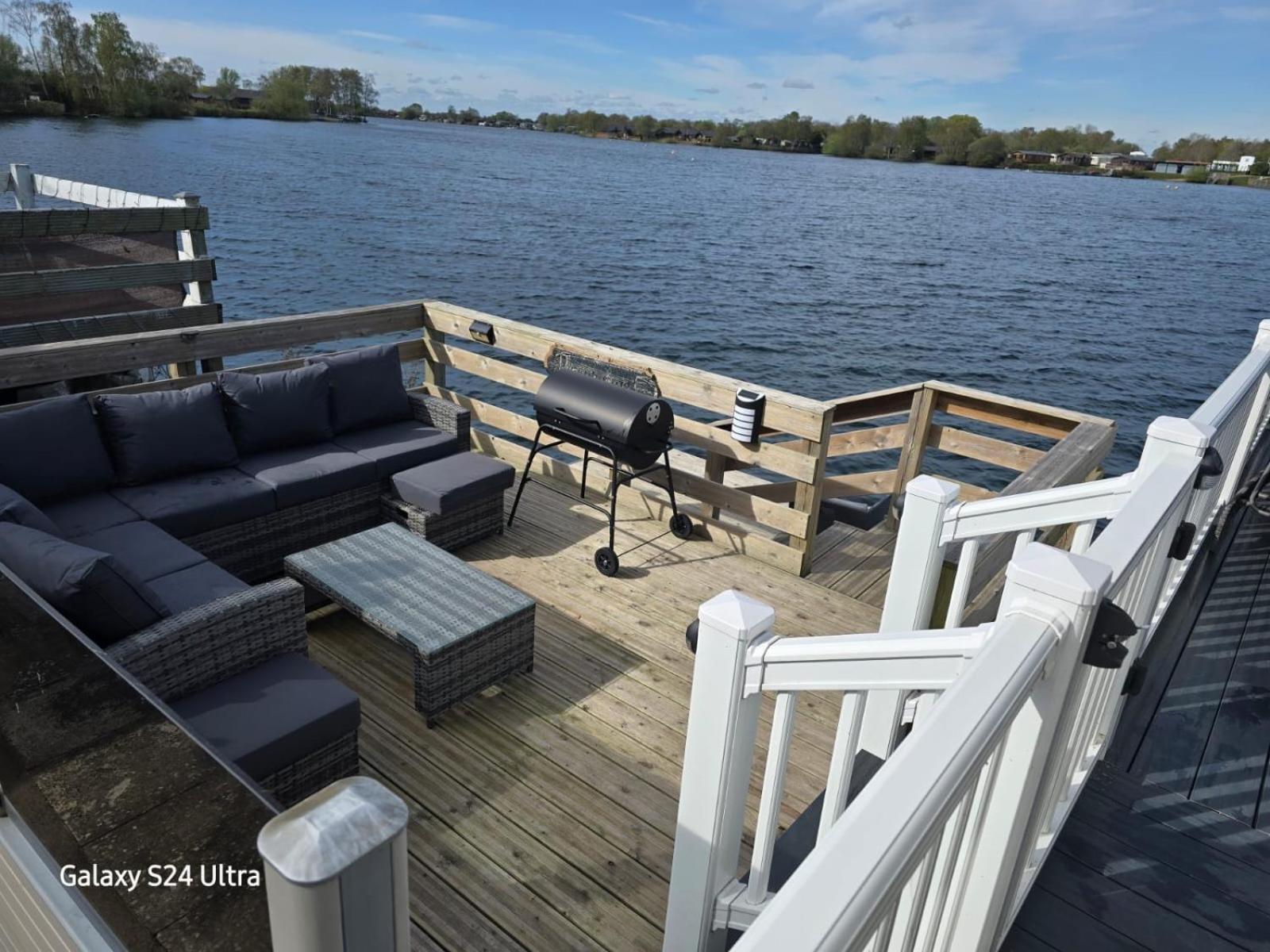 Lakeside Holiday Home With Hot Tub タターズホール エクステリア 写真